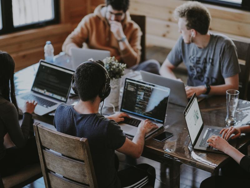 laptop group